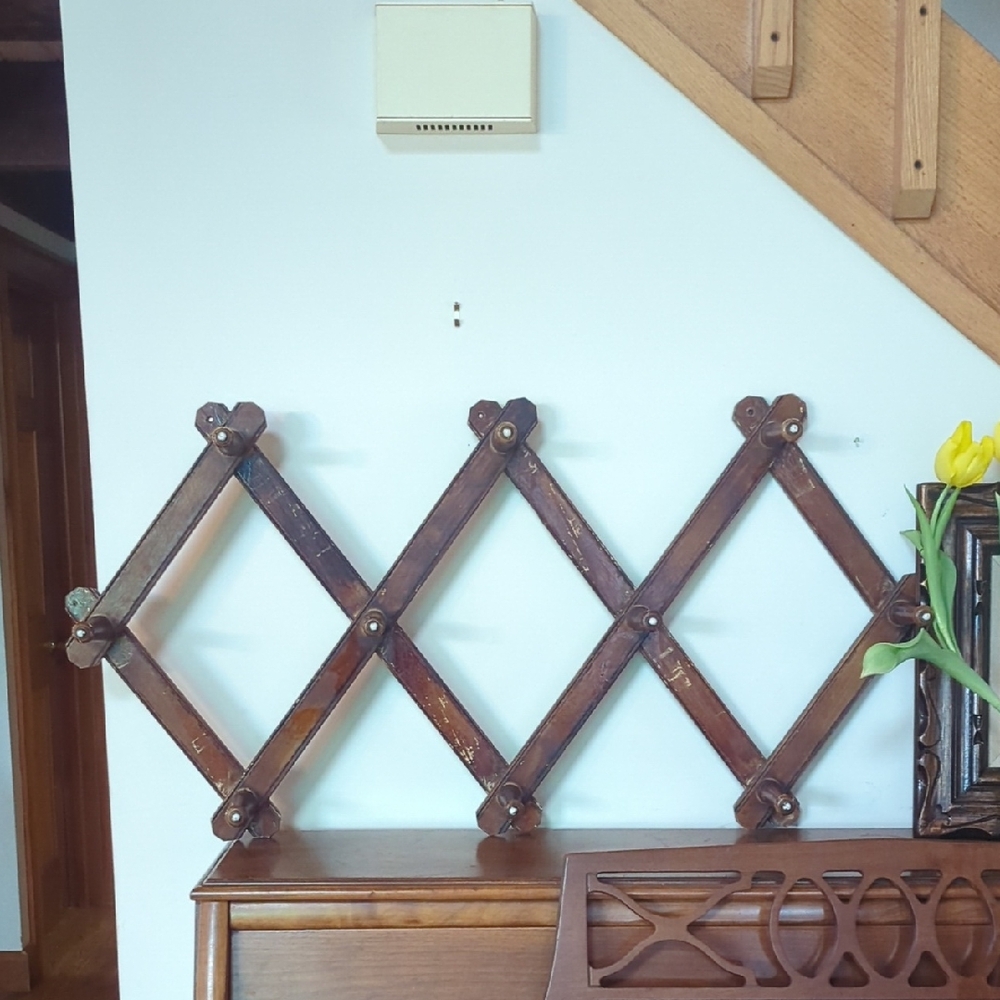 Lg Vintage Accordion Chunky Wall Mount Peg  Rack For Bows, Scarves,Mugs, Teacups